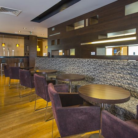 Holiday Inn Express London - Epsom Downs By Ihg Exterior photo