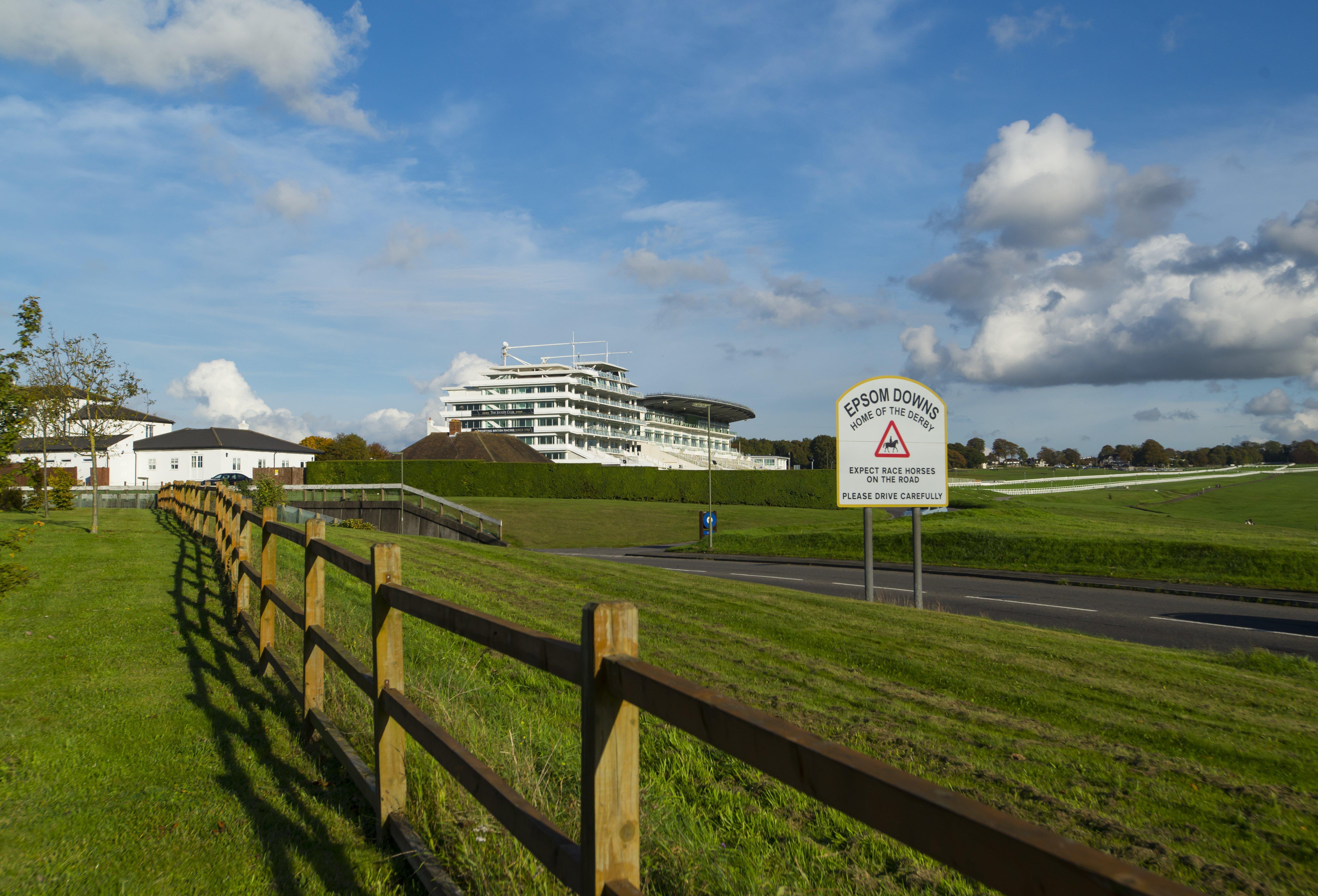 Holiday Inn Express London - Epsom Downs By Ihg Exterior photo